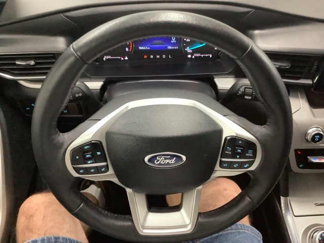 Used 2023 Ford Explorer XLT AWD/4WD image 15