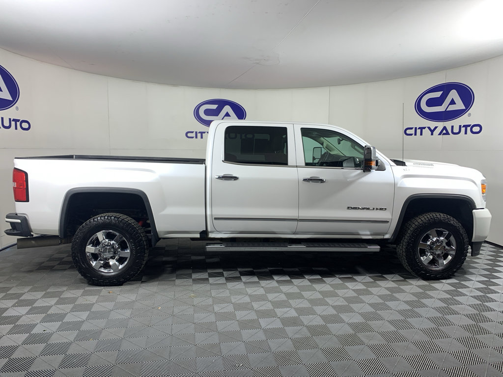Used 2019 GMC Sierra 3500 Denali w/ Duramax Plus Package image 2