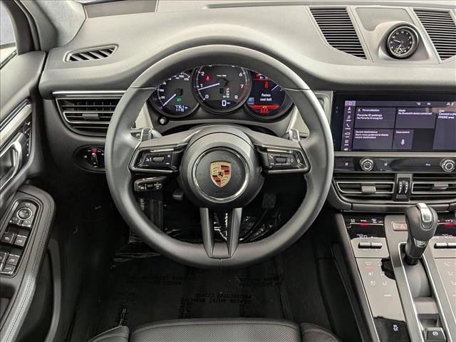Certified 2025 Porsche Macan AWD/4WD image 15
