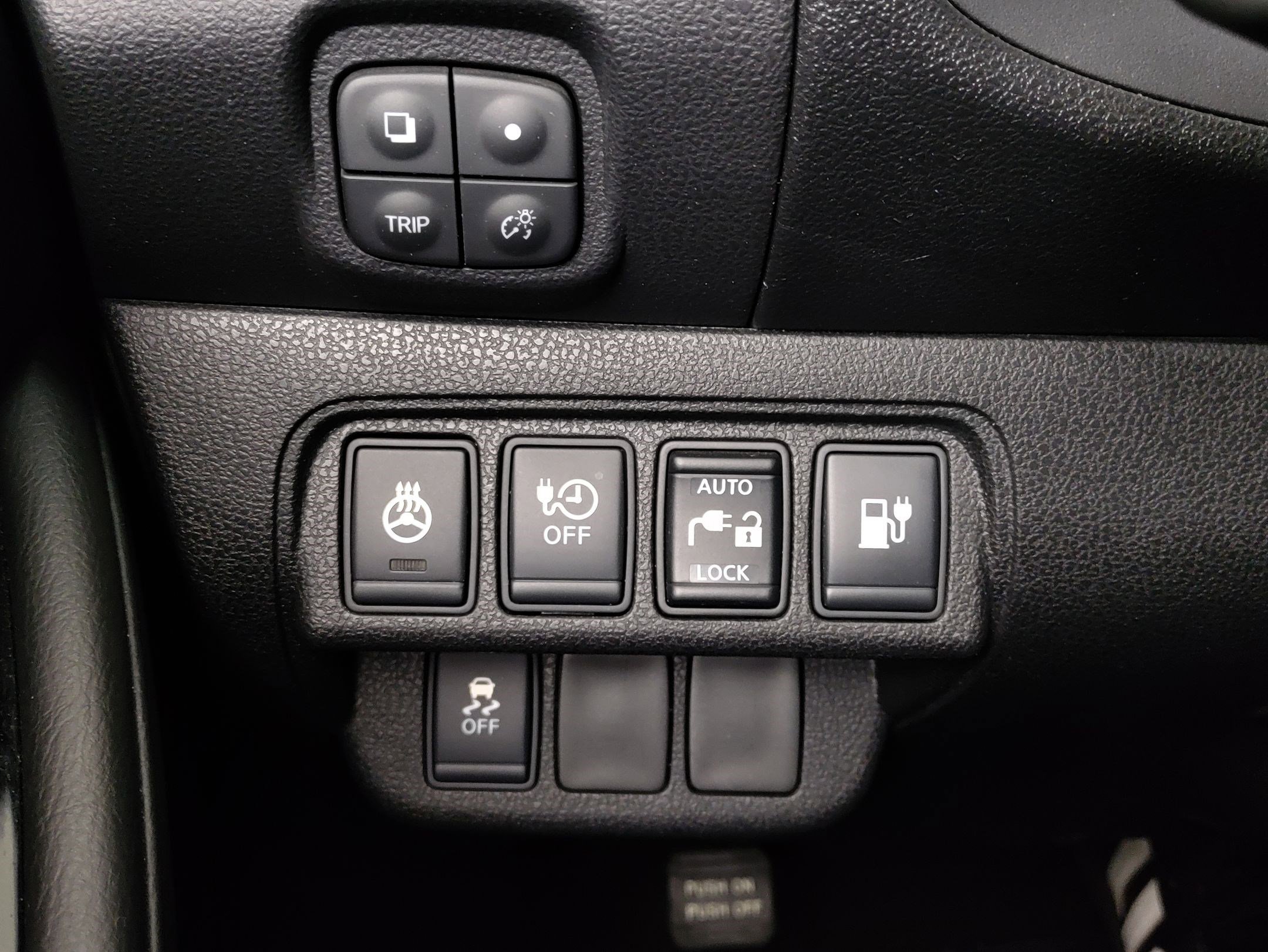 Used 2015 Nissan Leaf SL w/ Premium Package image 19