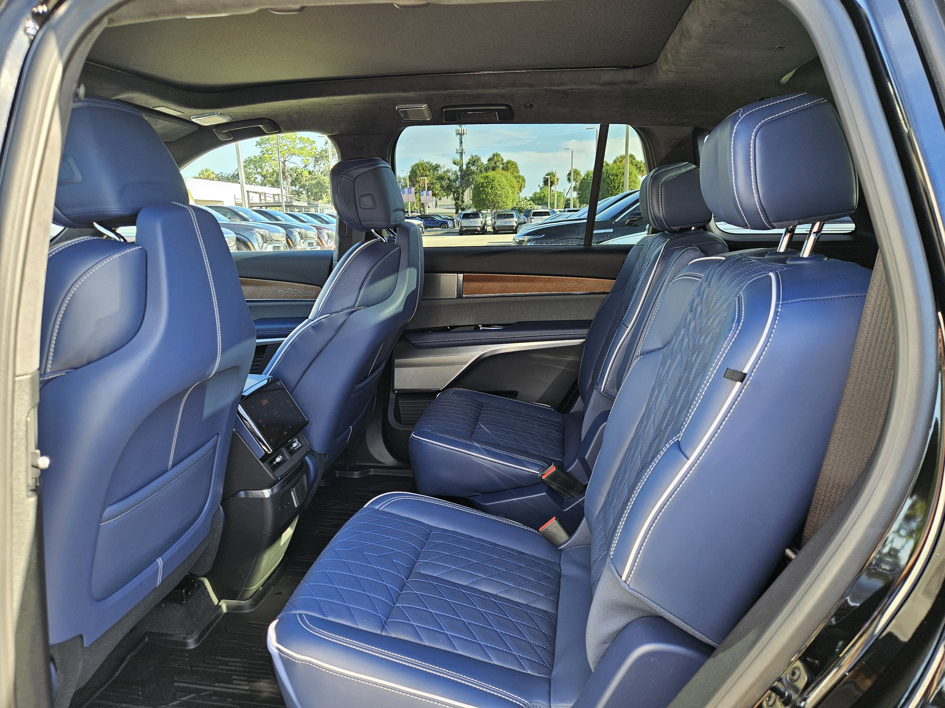 New 2026 Cadillac Vistiq Premium Luxury w/ LPO, Floor Liner Package image 51