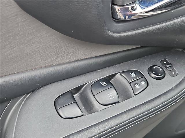 Used 2023 Nissan Murano SV w/ SV Midnight Edition Package FWD image 10