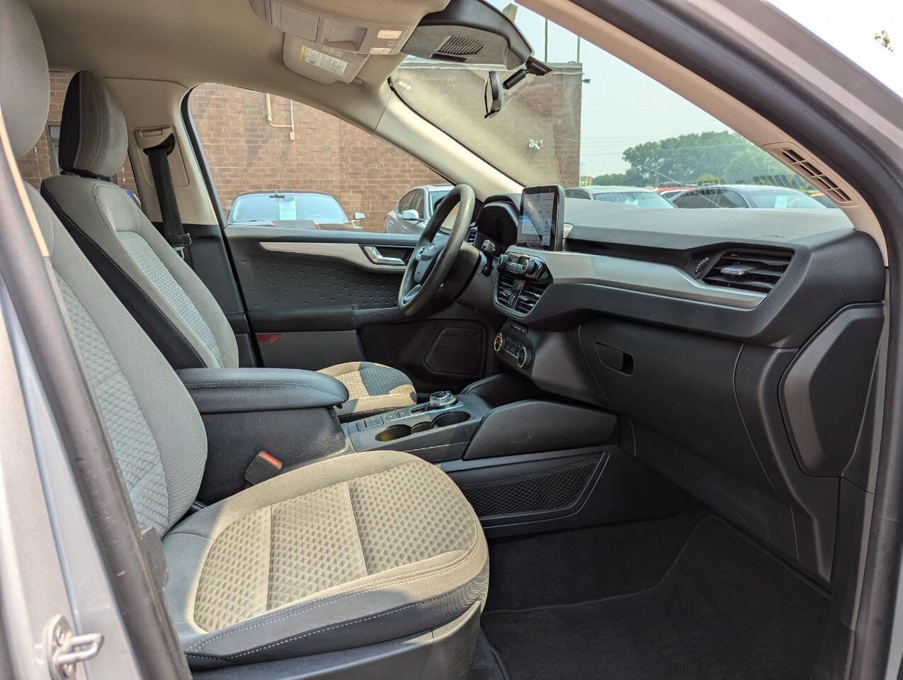 Used 2020 Ford Escape SE image 16