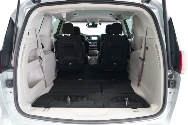 Used 2023 Chrysler Voyager LX FWD image 32