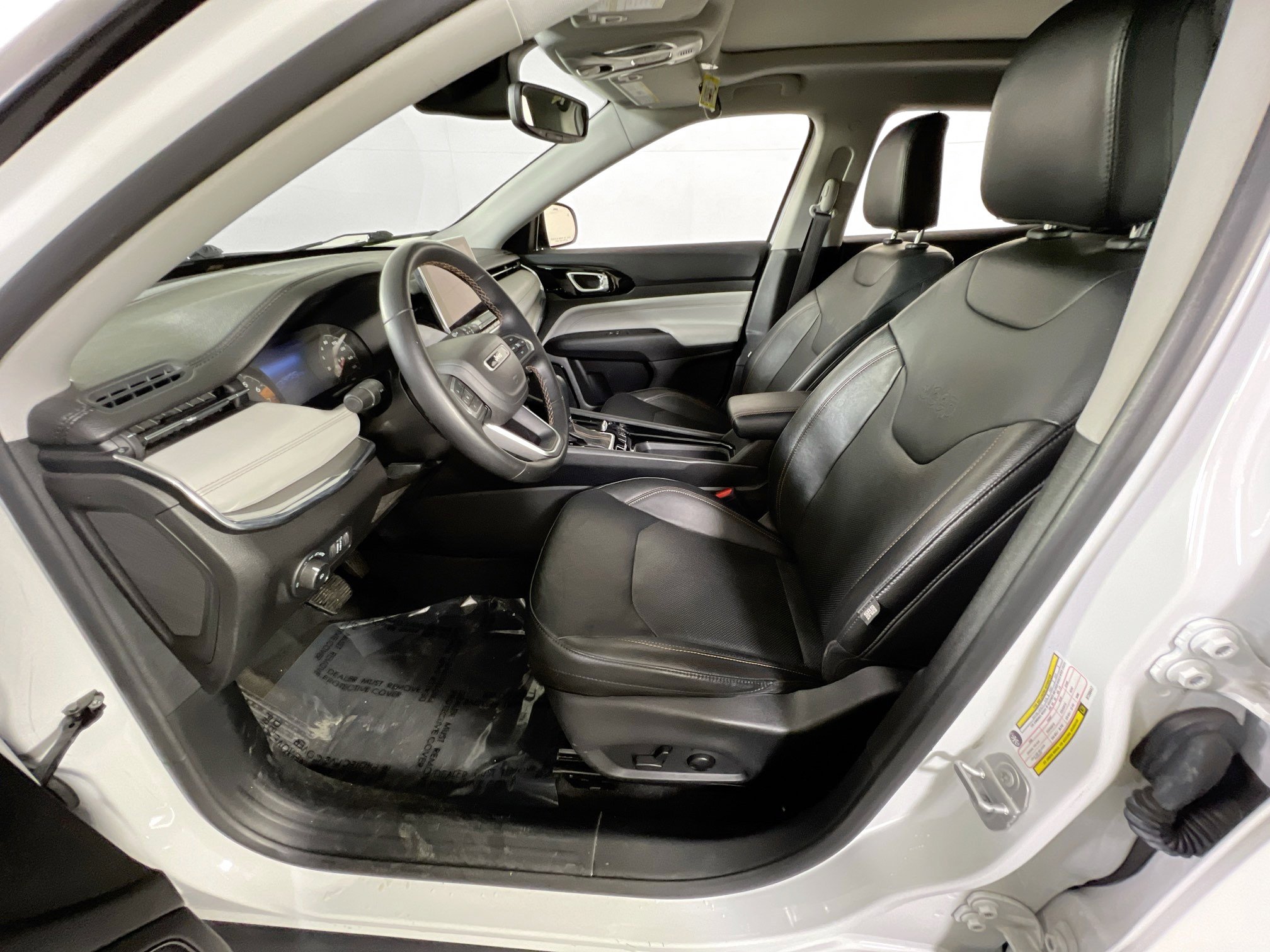 Used 2022 Jeep Compass Limited w/ Sun and Sound Group image 19