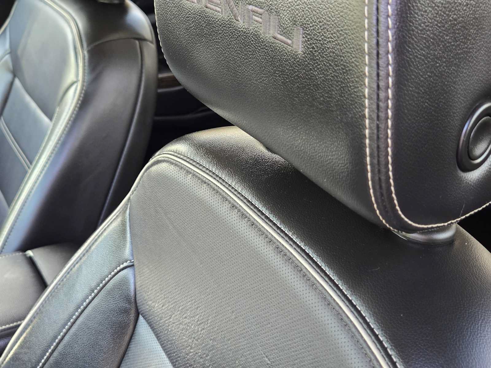 Certified 2021 GMC Acadia Denali w/ Denali Technology Package FWD image 16