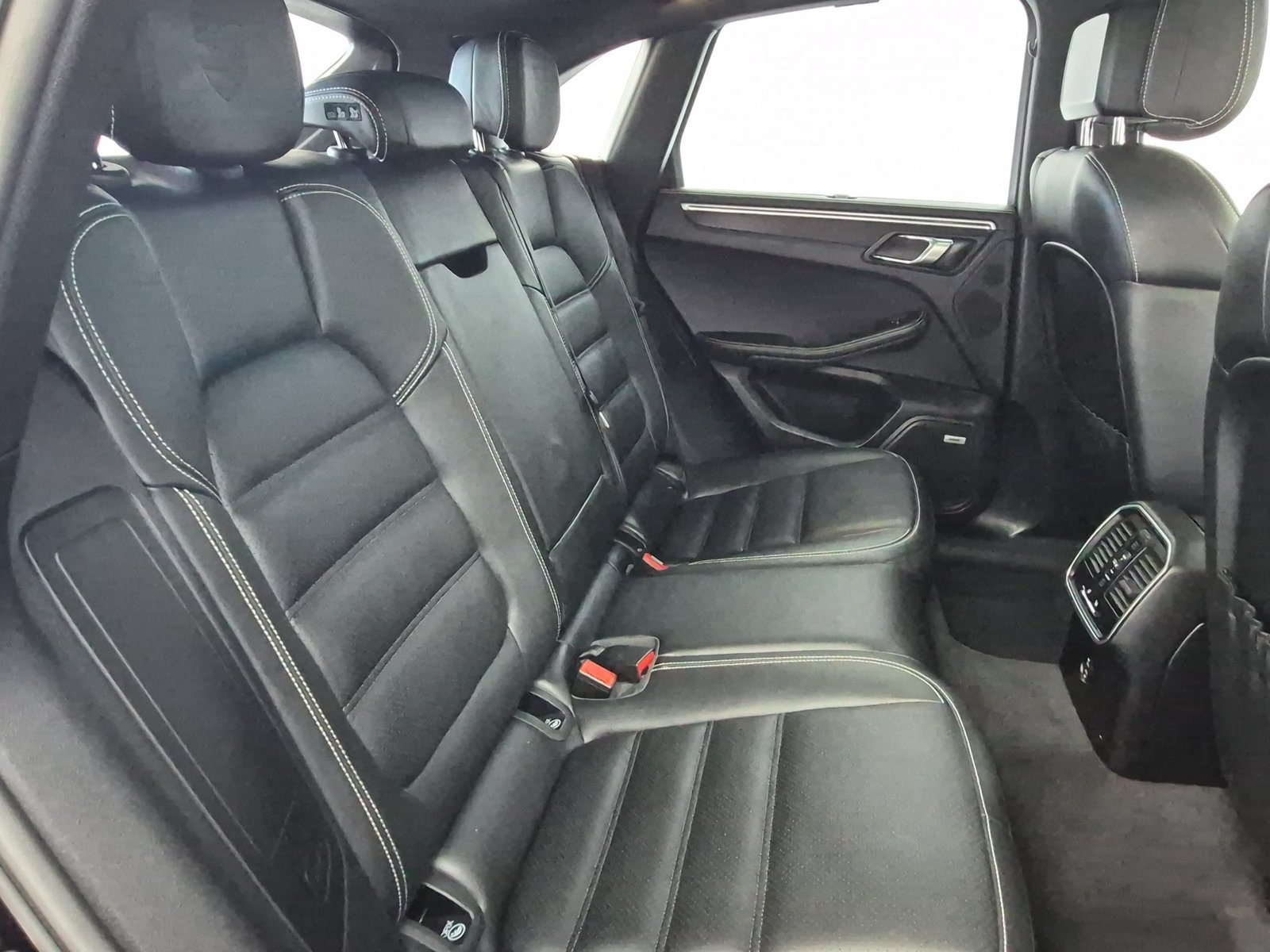Used 2020 Porsche Macan GTS AWD/4WD image 24