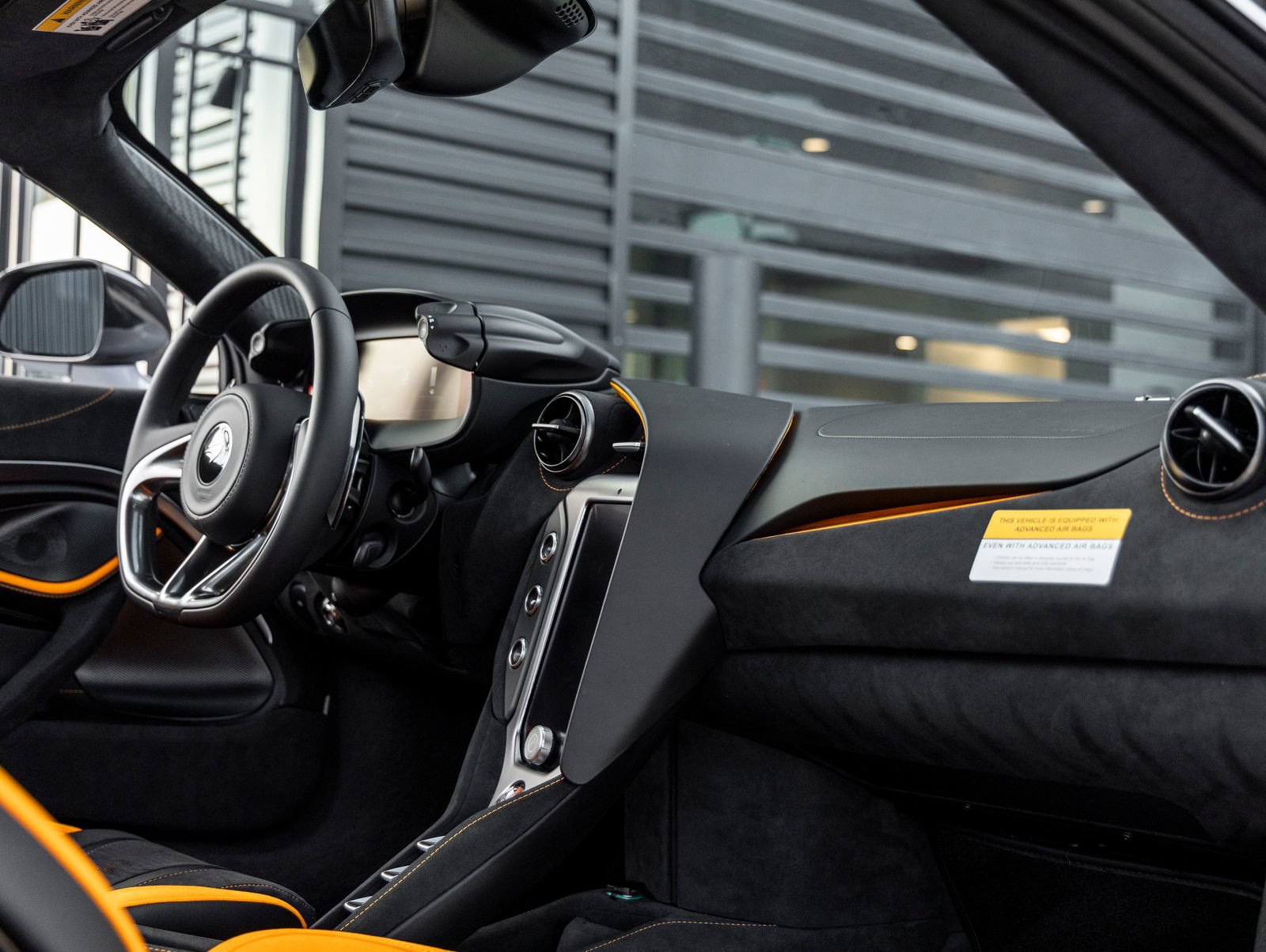 Used 2026 McLaren 750S Spider RWD image 40