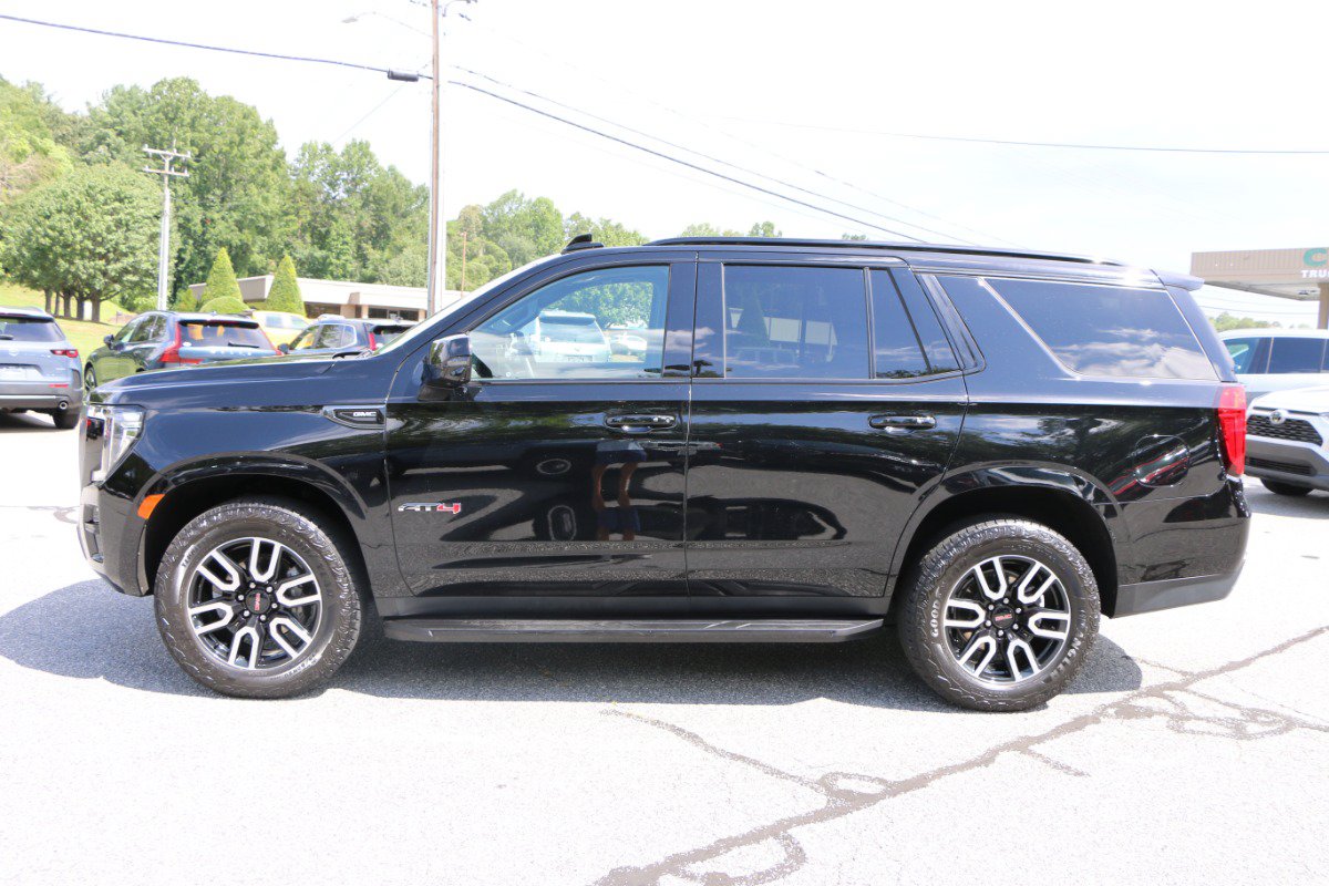 Used 2024 GMC Yukon AT4 w/ Technology Package AWD/4WD image 2