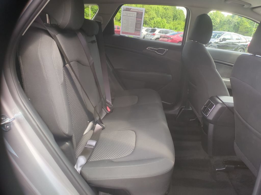 Used 2023 Kia Sportage LX AWD/4WD image 15