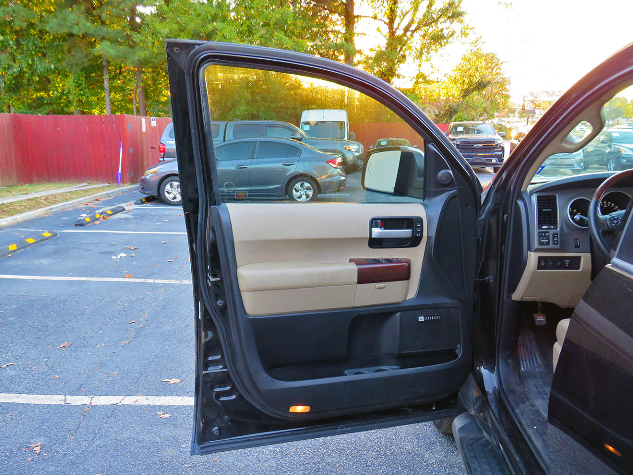 Used 2013 Toyota Sequoia Platinum image 37