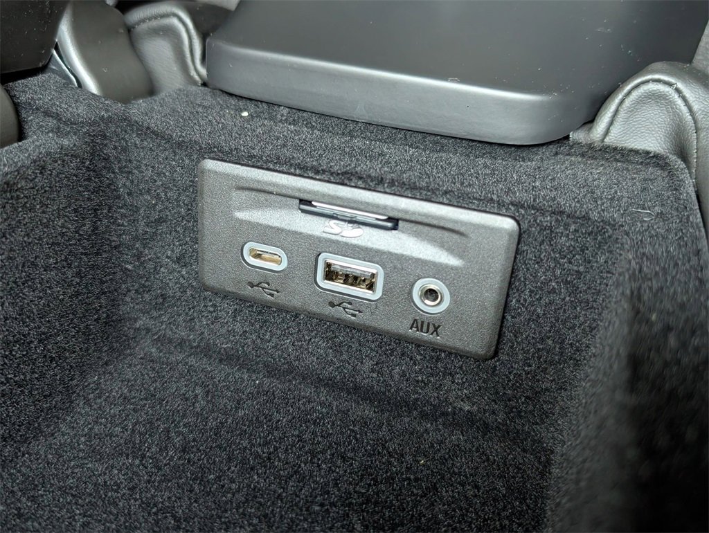 Used 2023 Chevrolet Corvette Stingray Coupe w/ Z51 Performance Package image 28