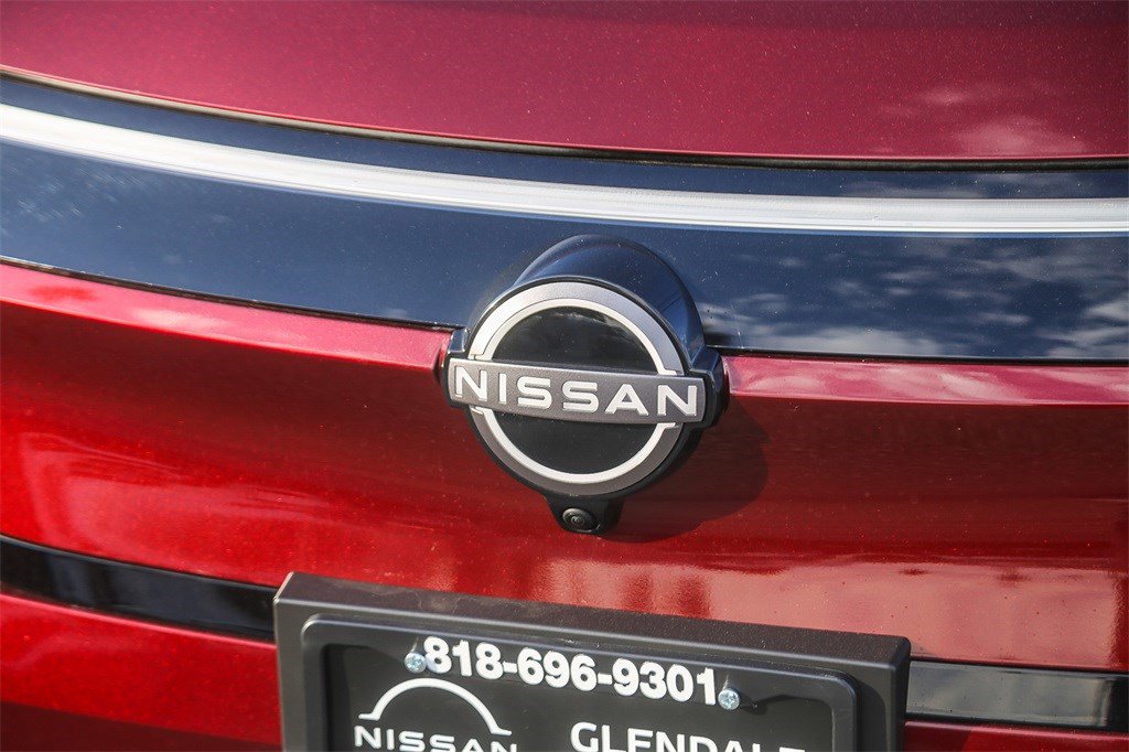 New 2026 Nissan Leaf Platinum+ image 5