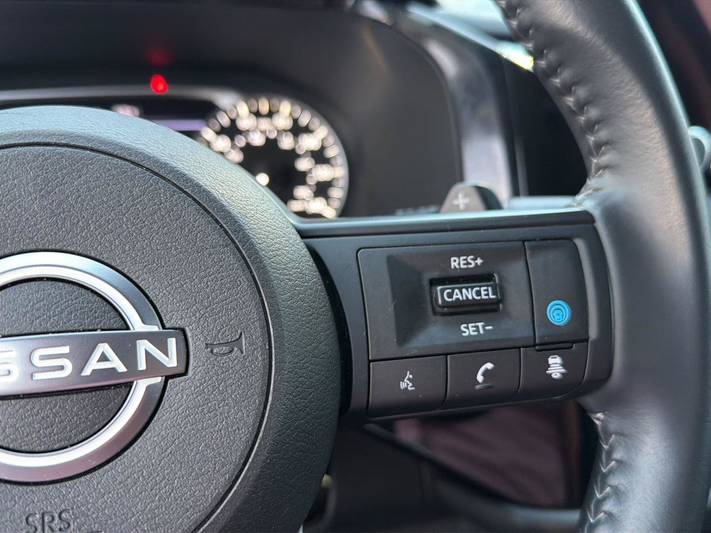Used 2025 Nissan Pathfinder SV AWD/4WD image 23