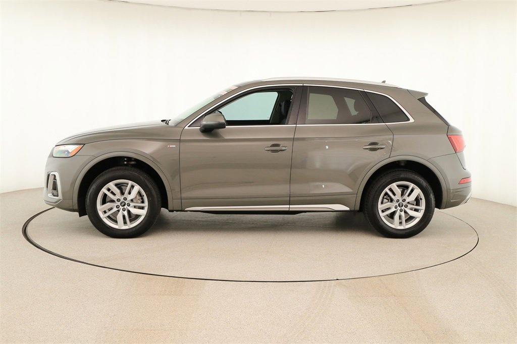 Certified 2023 Audi Q5 2.0T Premium w/ Convenience Package image 2