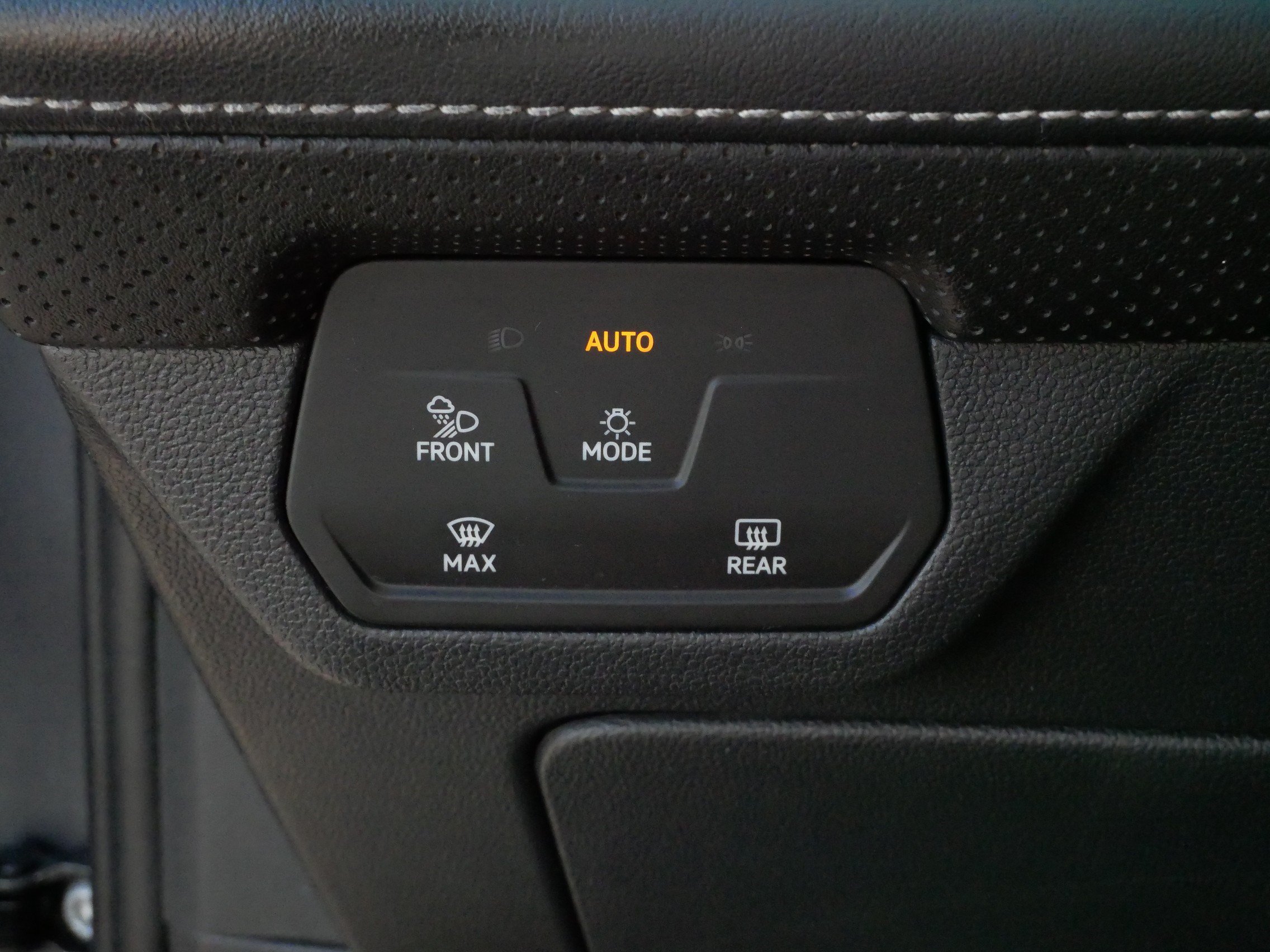 Certified 2024 Volkswagen Atlas SEL Premium R-Line AWD/4WD image 27