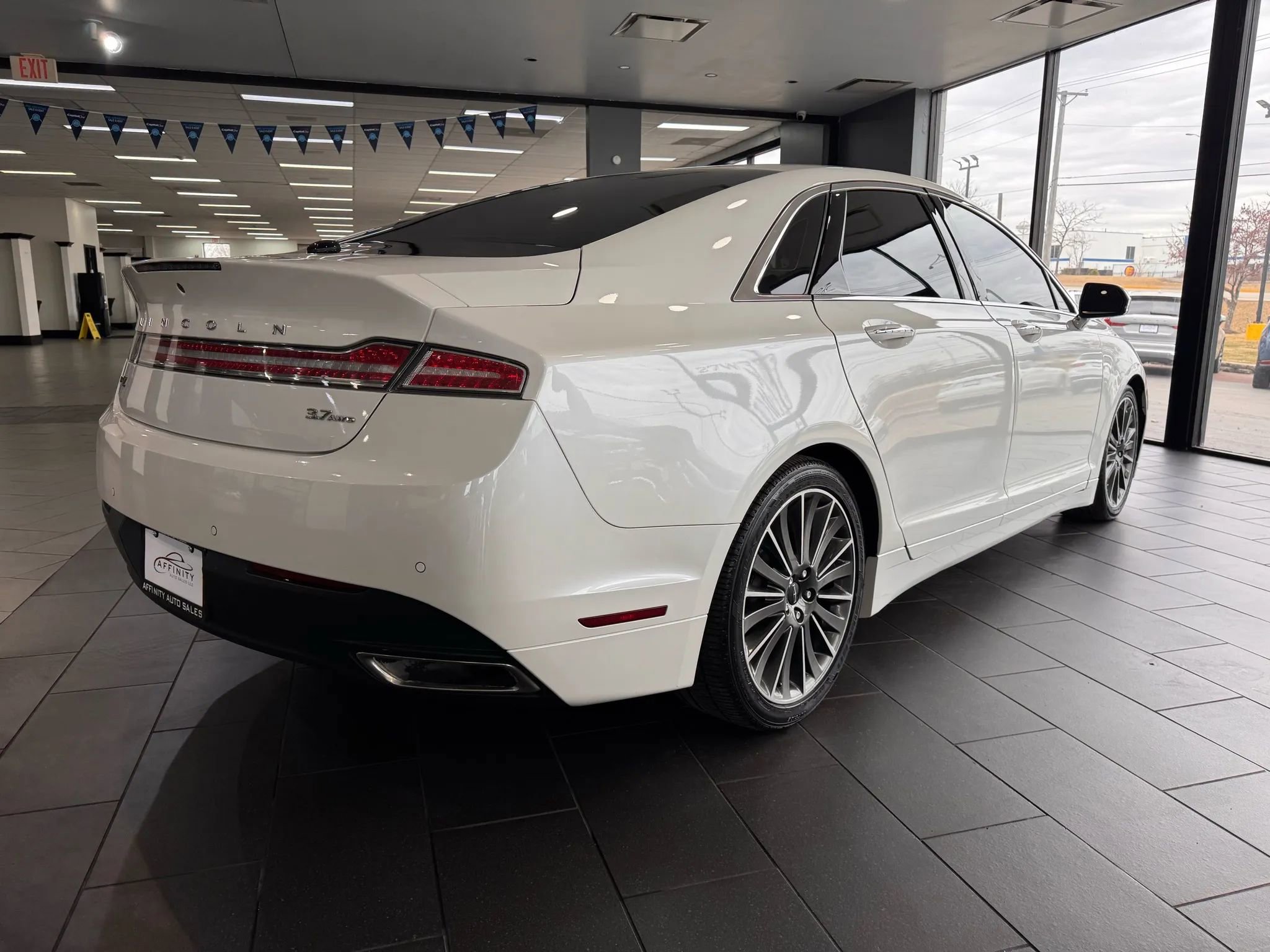 Used 2016 Lincoln MKZ AWD w/ Equipment Group 300A Reserve image 5