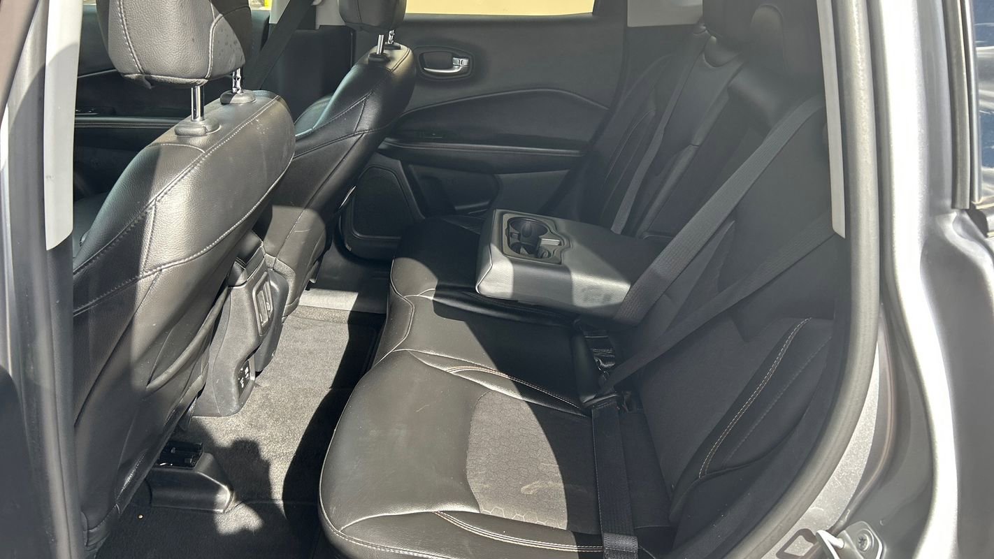 Used 2018 Jeep Compass Latitude w/ Popular Equipment Group image 10