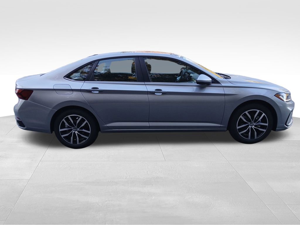 New 2026 Volkswagen Jetta SE image 6