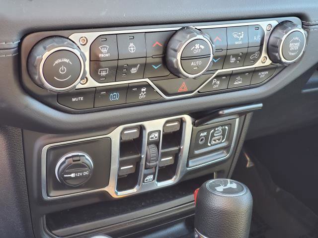 Used 2025 Jeep Wrangler Sahara w/ Safety Group AWD/4WD image 16