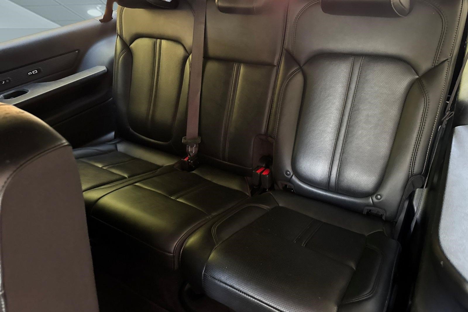 Used 2024 Jeep Wagoneer L Series III w/ Flexible Seating Group AWD/4WD image 28