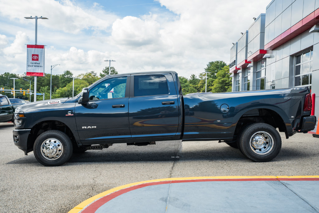 New 2027 RAM 3500 Big Horn AWD/4WD image 4