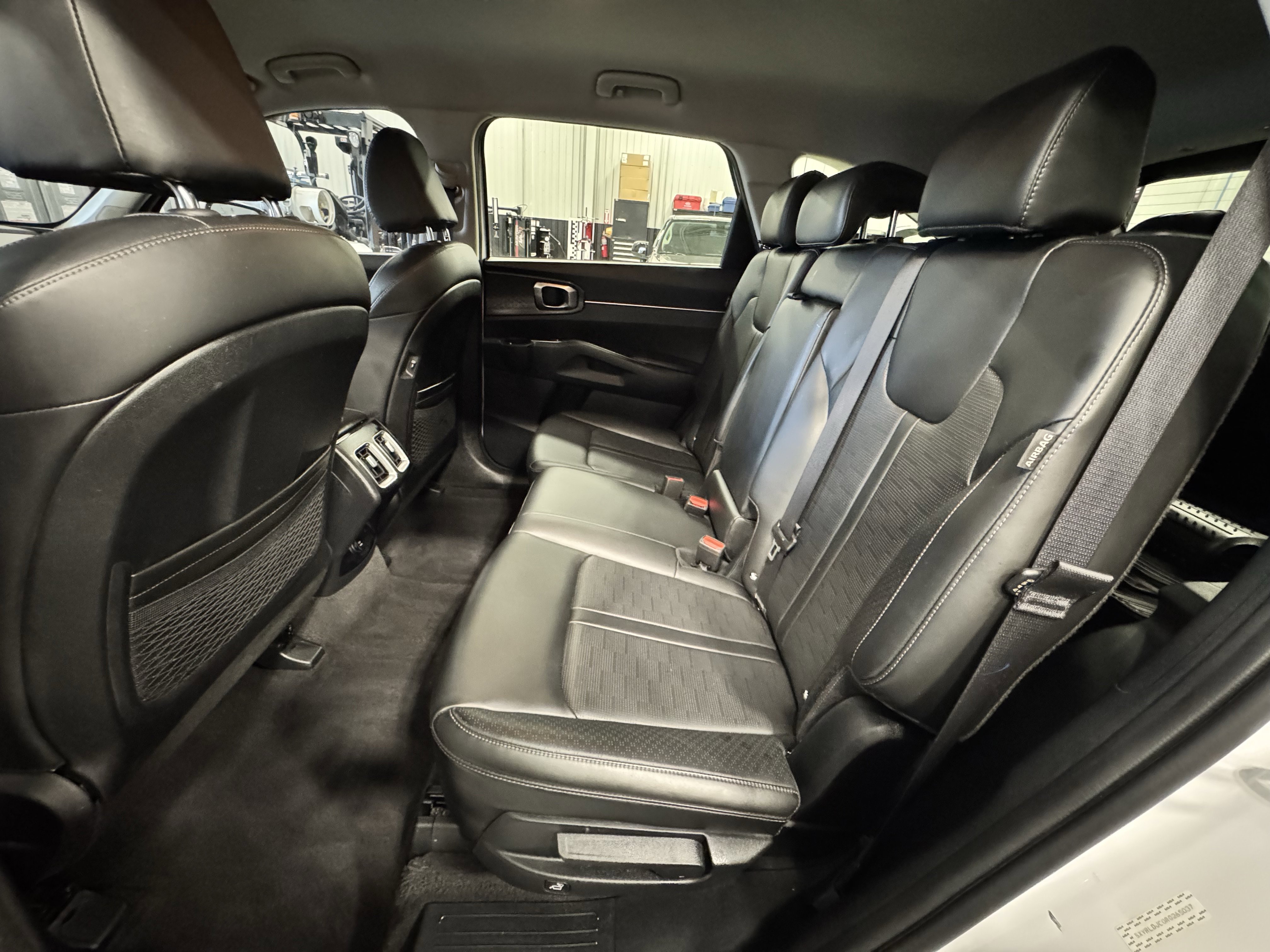 Used 2024 Kia Sorento S image 21