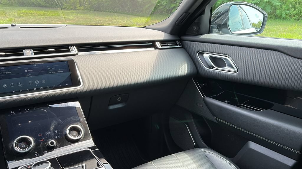 Used 2020 Land Rover Range Rover Velar R-Dynamic S AWD/4WD image 22