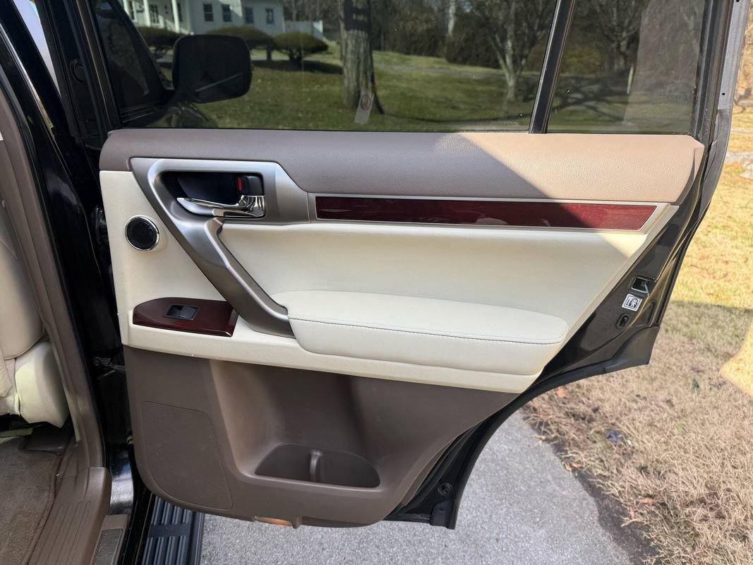 Used 2017 Lexus GX 460 Luxury image 32