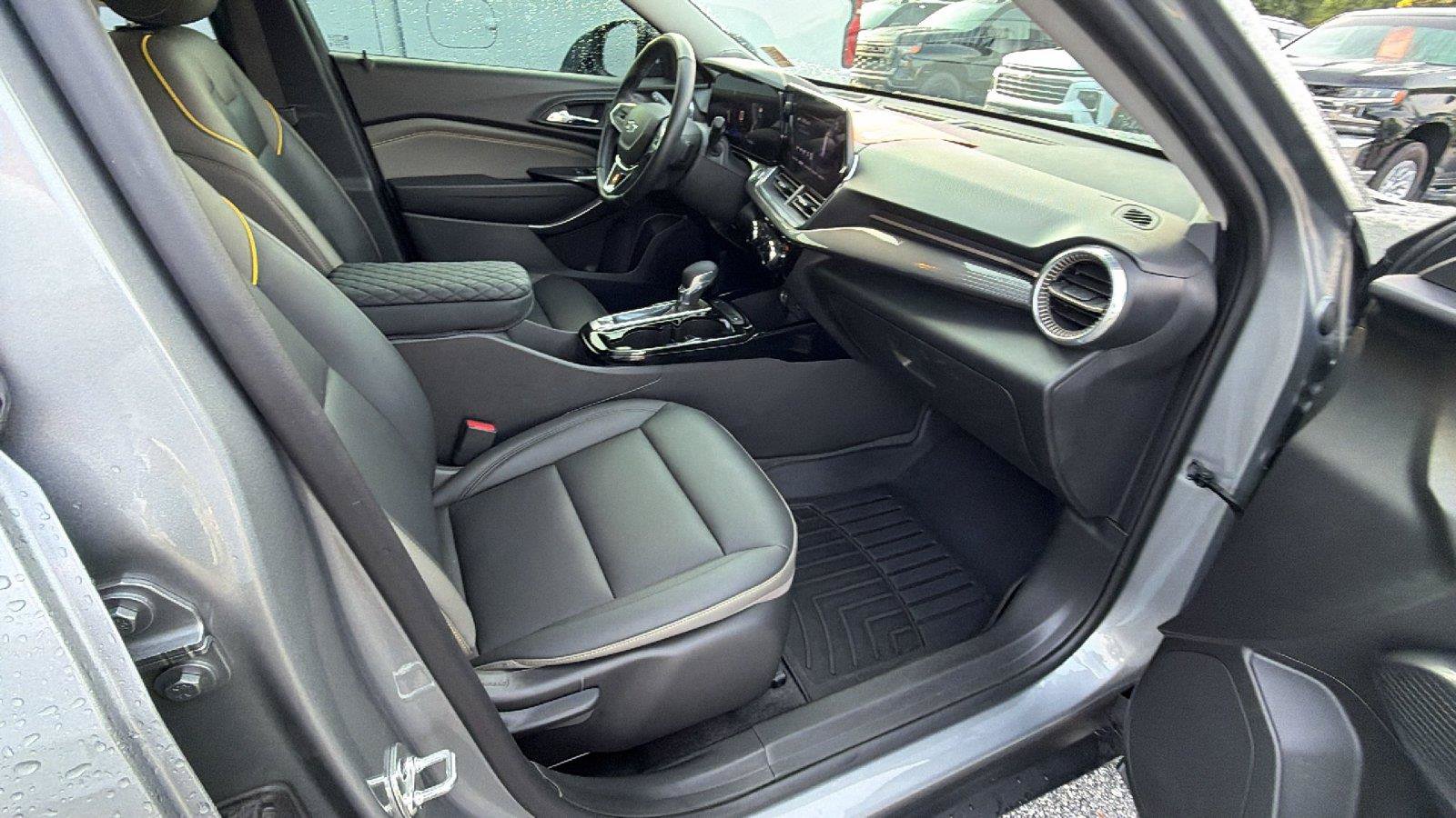 Used 2025 Chevrolet Trax ACTIV w/ Driver Confidence Package FWD image 18