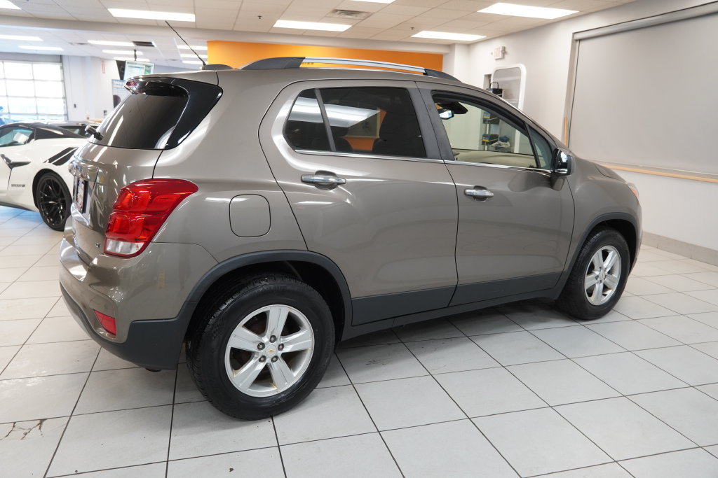 Used 2020 Chevrolet Trax LT w/ Driver Confidence Package FWD image 11