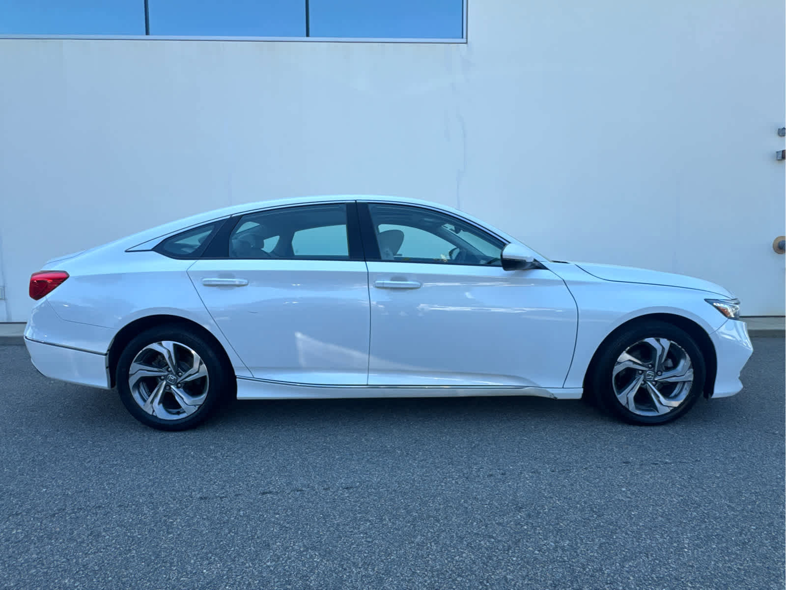 Used 2020 Honda Accord EX-L image 6