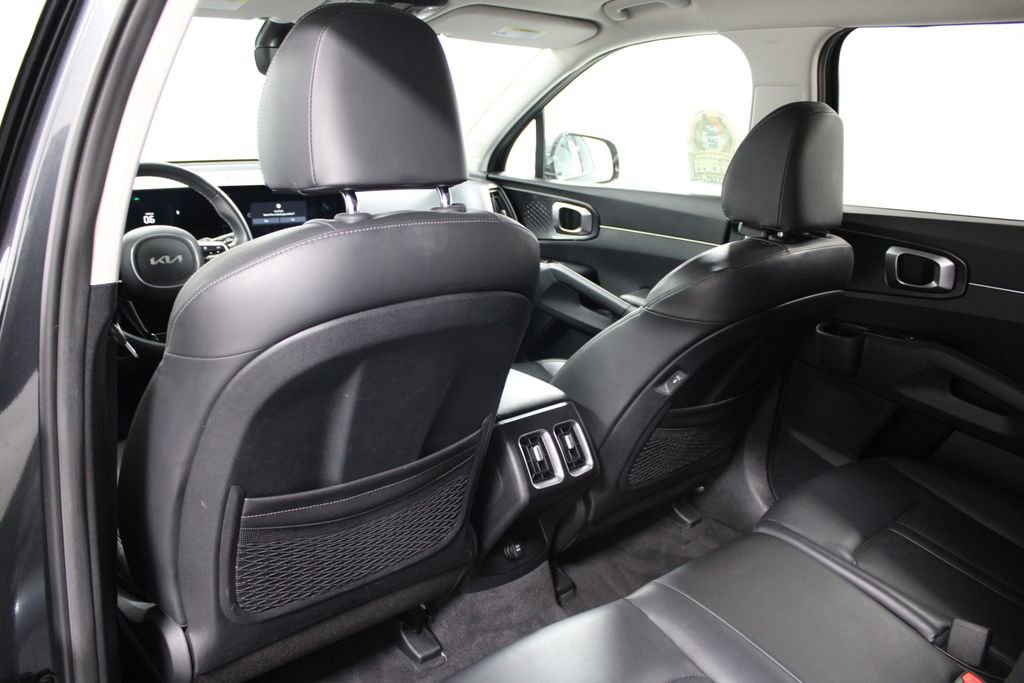 Used 2024 Kia Sorento S image 20