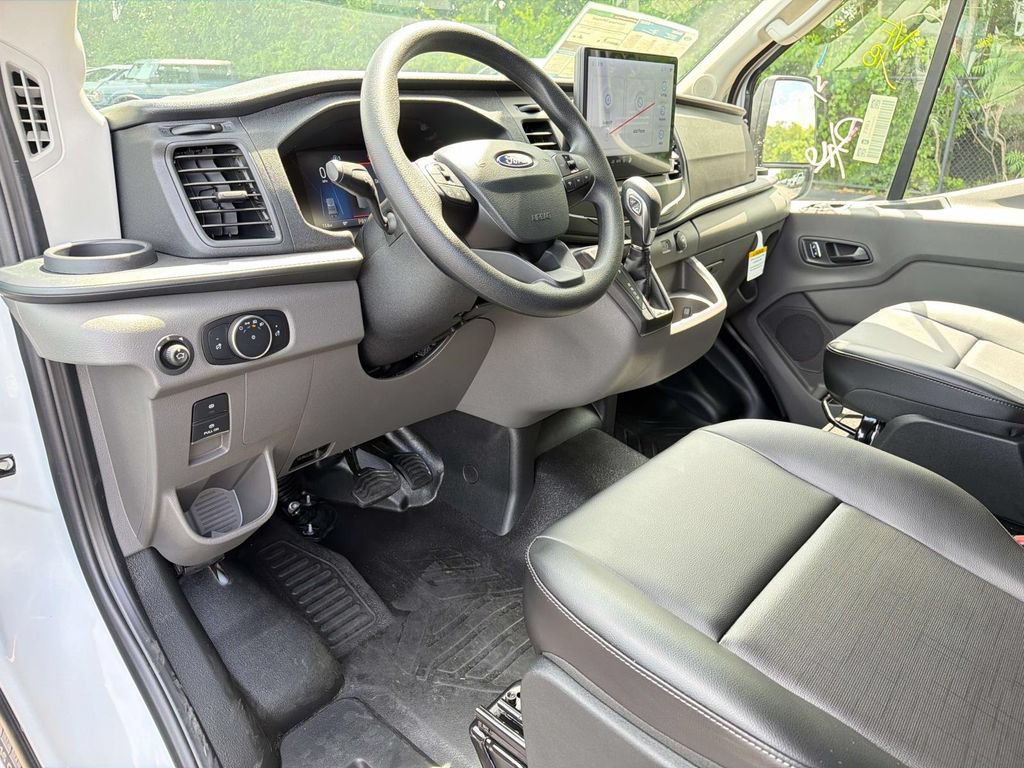 New 2026 Ford Transit 250 148 Medium Roof RWD image 31