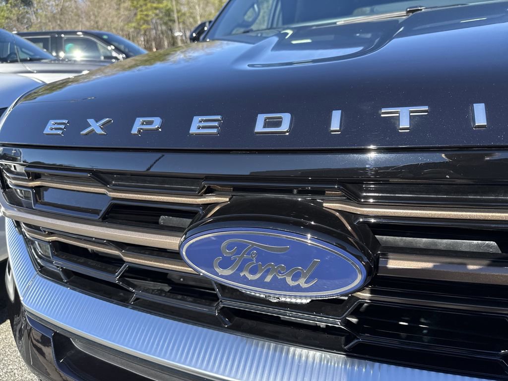 Used 2025 Ford Expedition Max King Ranch image 3