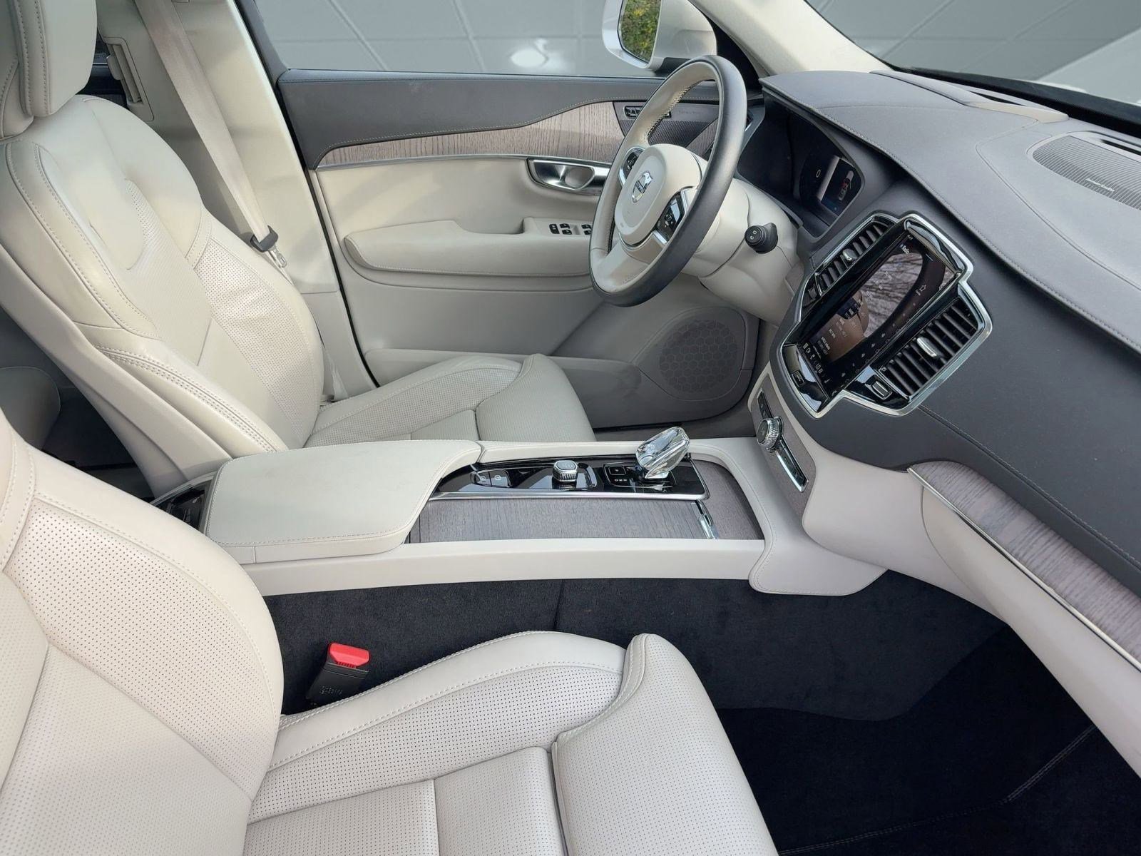 Certified 2023 Volvo XC90 B6 Ultimate image 30