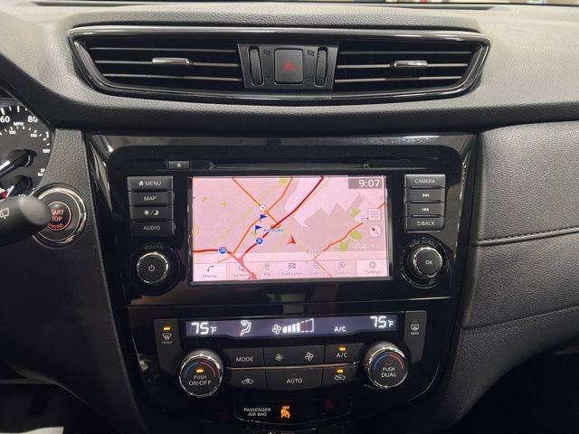 Used 2018 Nissan Rogue SV w/ Premium Package AWD/4WD image 9