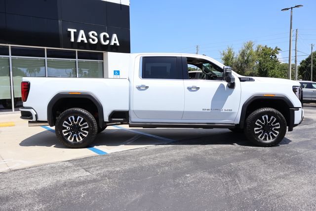 New 2026 GMC Sierra 3500 Denali Ultimate AWD/4WD image 9