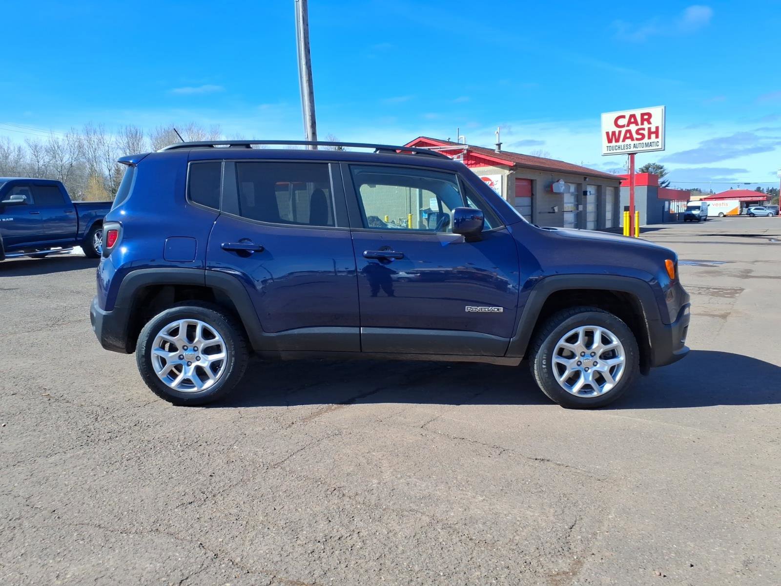 Used 2016 Jeep Renegade Latitude image 7