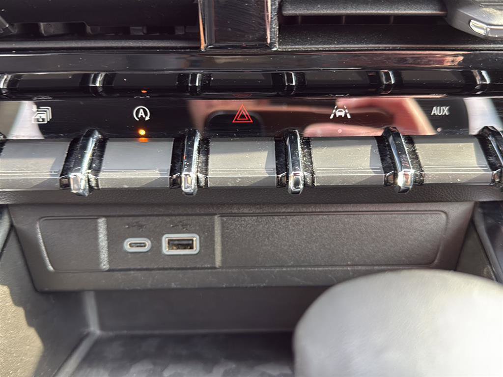 Used 2024 GMC Canyon AT4 w/ Canyon Safety Plus Package image 27