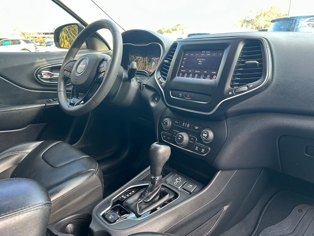 Used 2020 Jeep Cherokee Latitude Plus FWD image 29