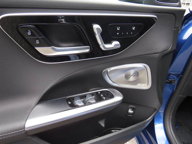 Used 2026 Mercedes-Benz C 300 4MATIC Sedan image 9
