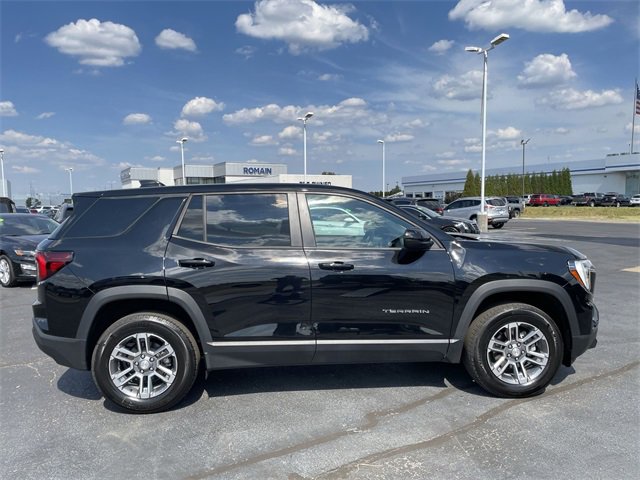 Used 2025 GMC Terrain Elevation image 6