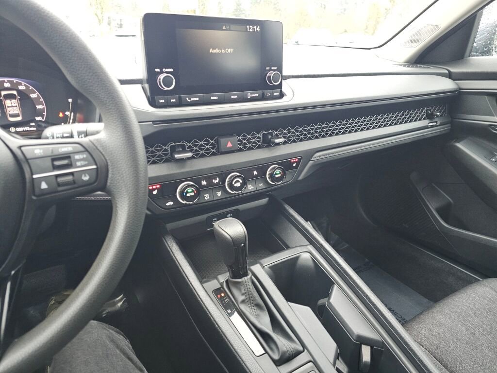 Certified 2023 Honda Accord EX image 25