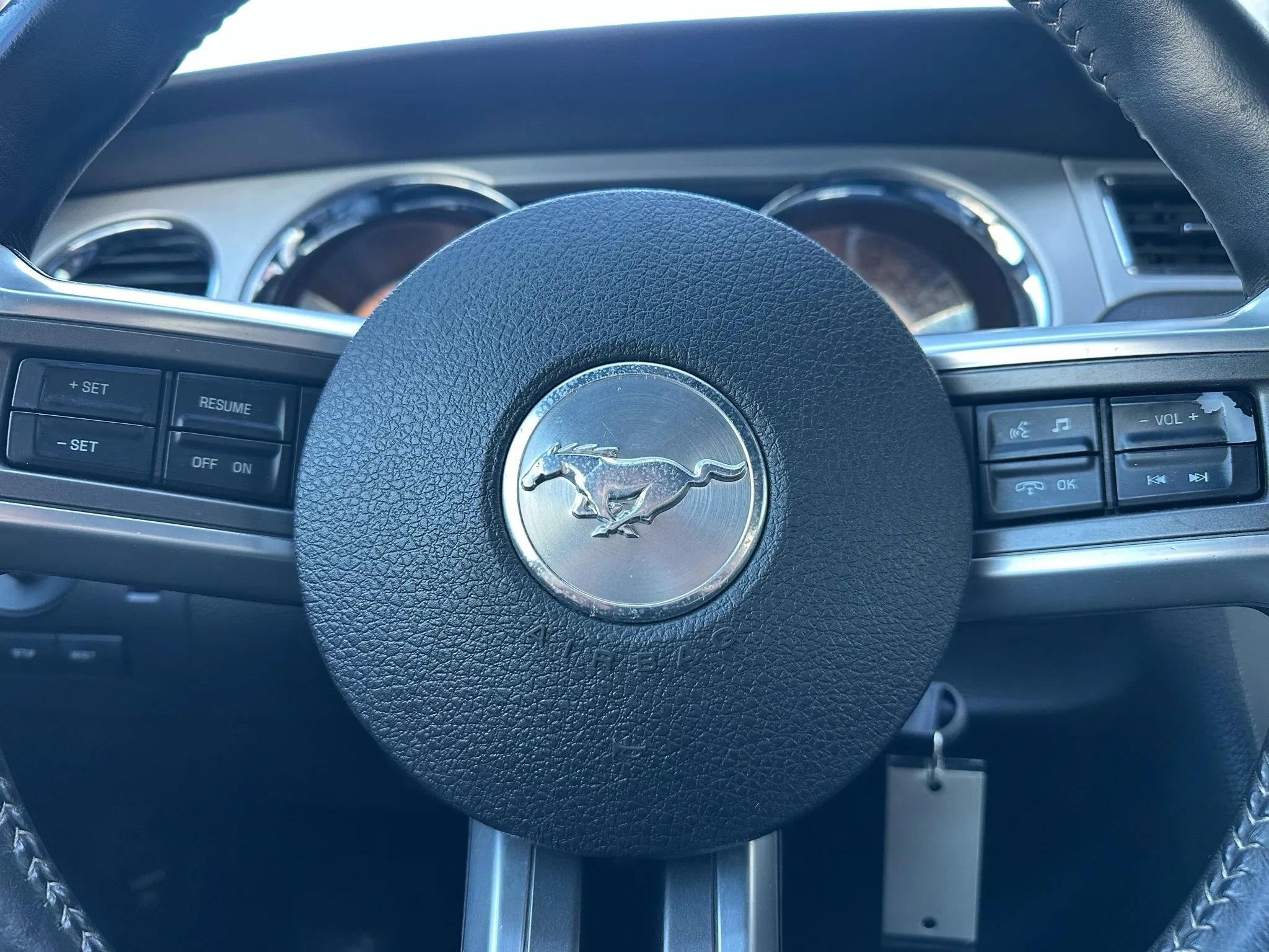 Used 2010 Ford Mustang GT image 15