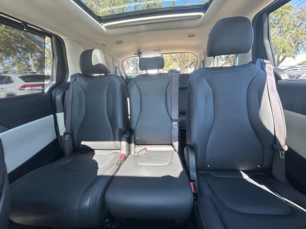 Used 2023 Kia Carnival SX Prestige image 13