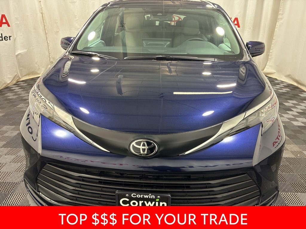 New 2026 Toyota Sienna LE video 2