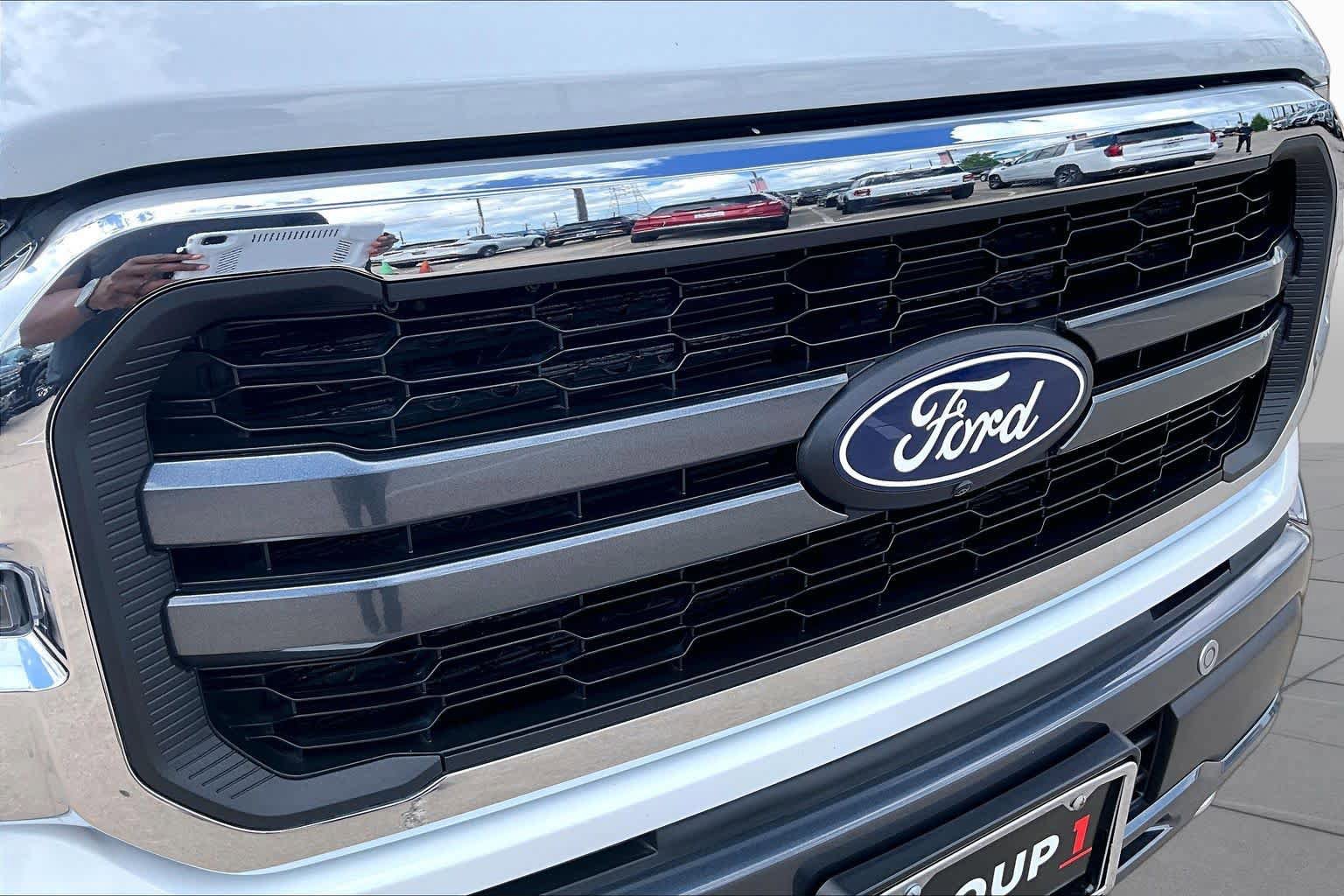 Used 2024 Ford F150 Lariat w/ Bed Utility Package AWD/4WD image 30