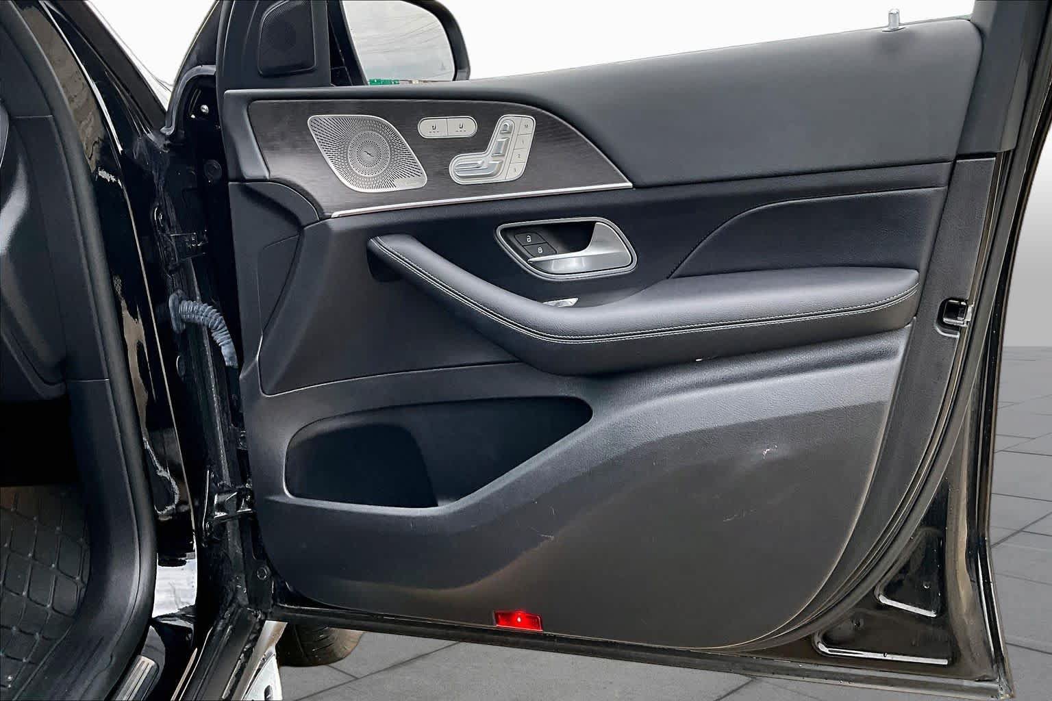 Used 2022 Mercedes-Benz GLS 450 4MATIC image 23