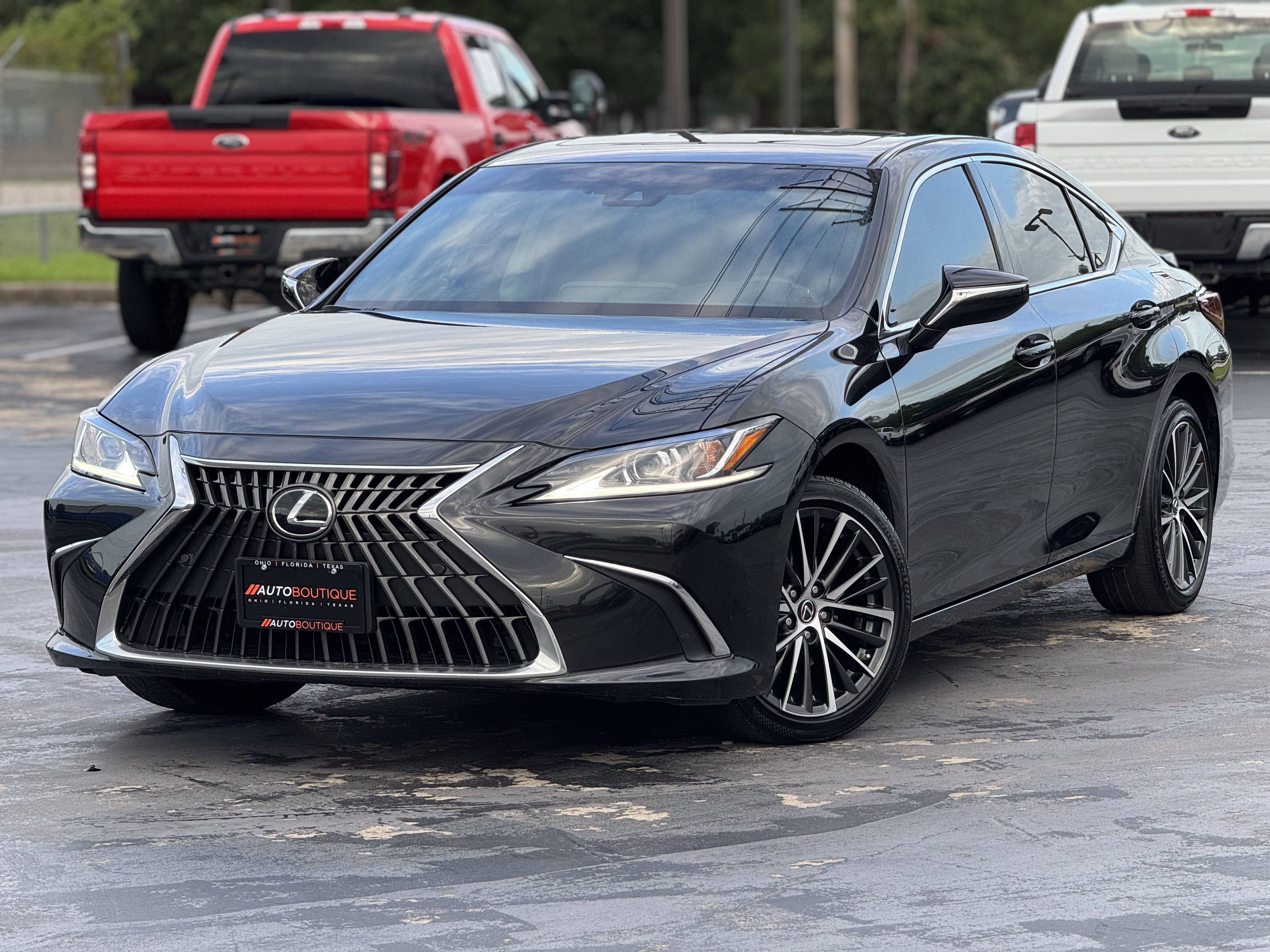 Used 2025 Lexus ES 300h w/ Premium Package image 5
